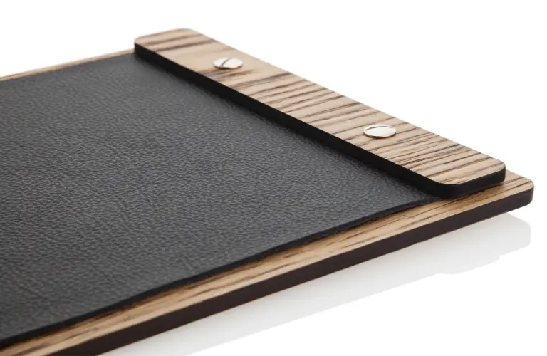 Eichenholz menuboard with bar and black leather cover