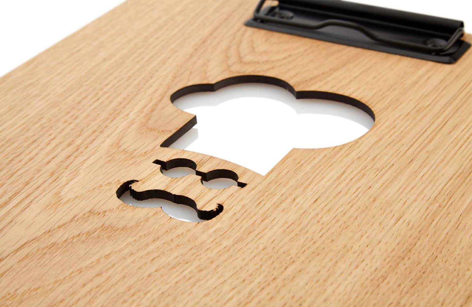 Eichenholz menuboard with logo cutout and black clamp