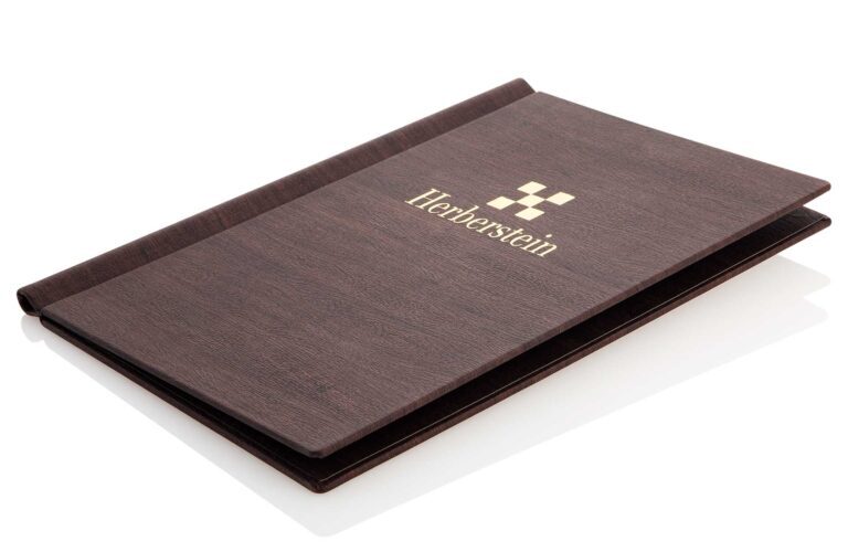 Speisekarte aus Weichleder in Holzoptik