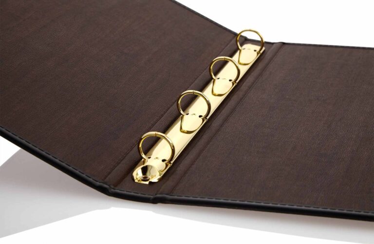 Room folder model King with gold ring mechanics