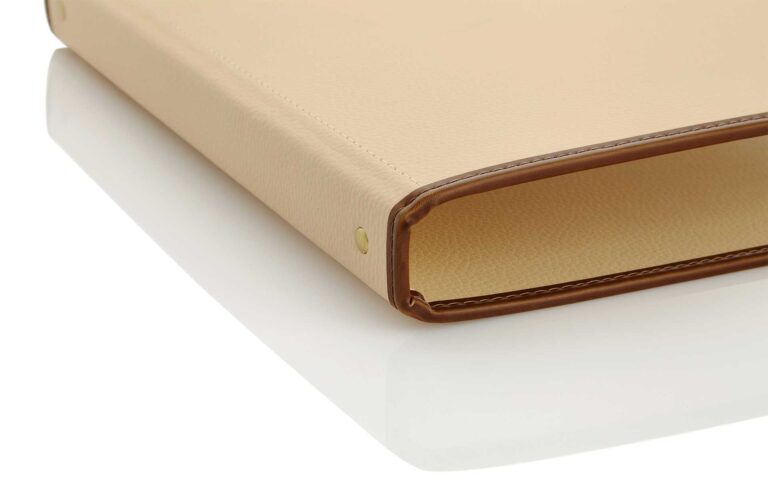 Room folder model Windsor in yellow with a bombard