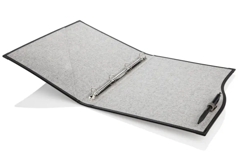 Room folder model Windsor with ring mechanics inside