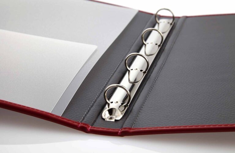 Room folder model Windsor with silver ring mechanics inside