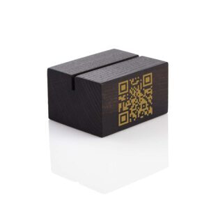 Code QR peint sur la base en bois B