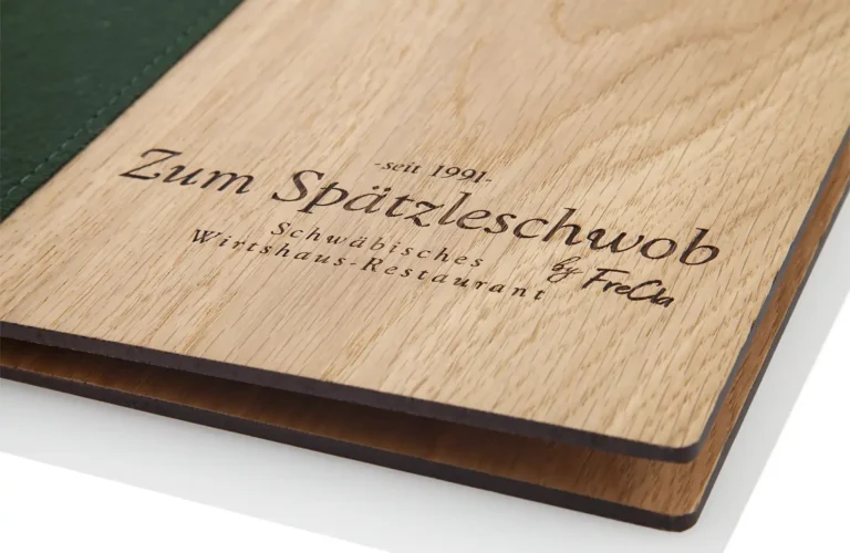 Holzkarte mit Lasergravur