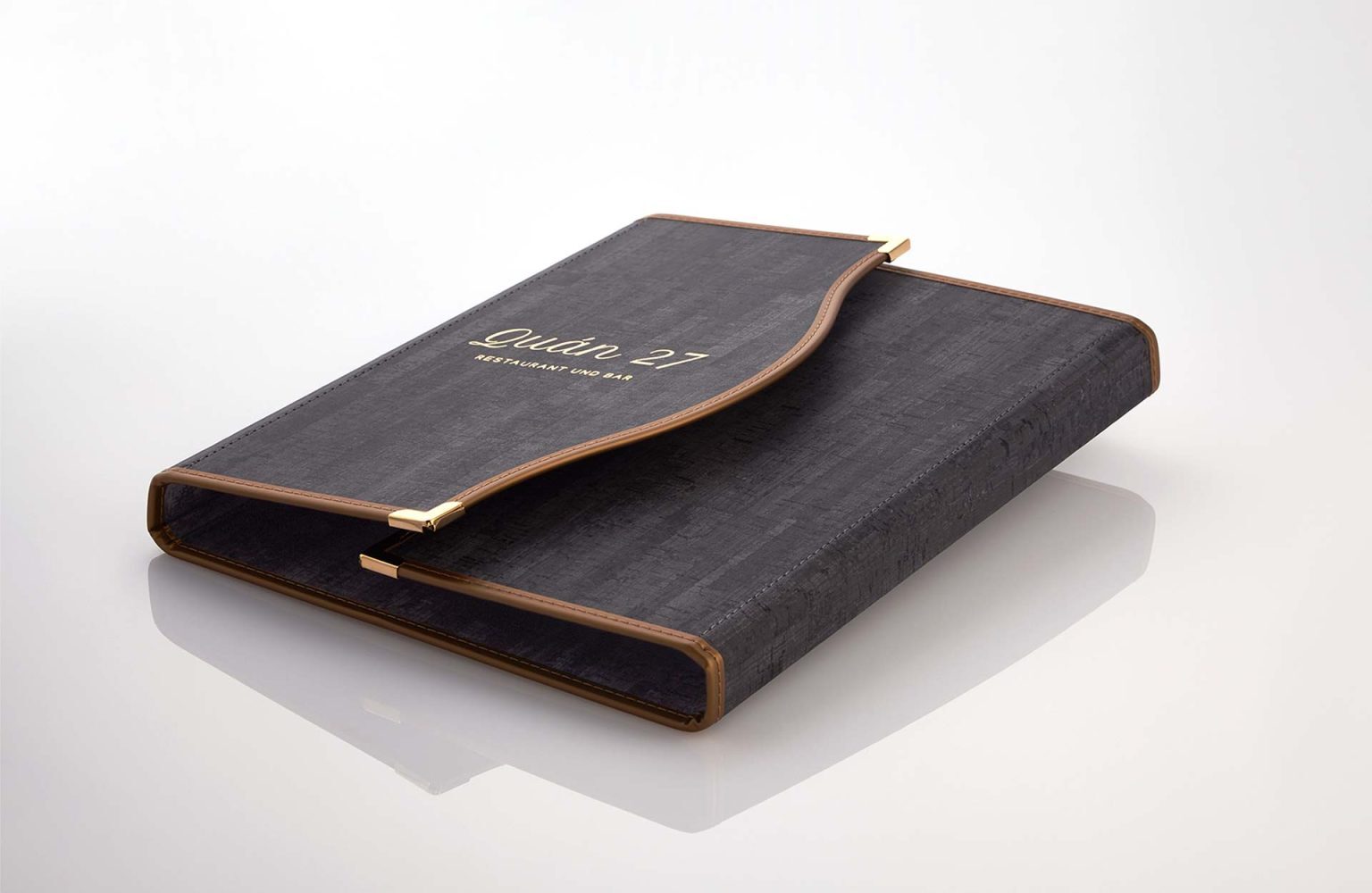 Gastrotopcard_Speisekarte_Modell_Zimmermappe_King_Weichleder_MG_6929.jpg