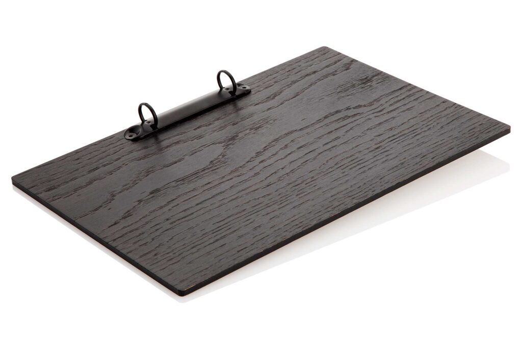 Modèle de menuboard en bois avec mécanique de bague en noir
