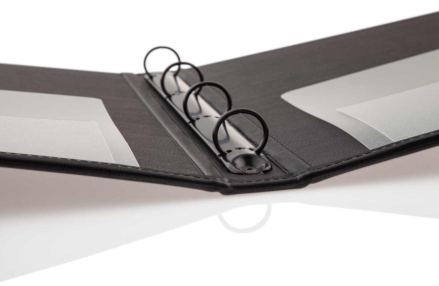 Modèle de dossier de salle royale avec mécanique des anneaux à l'intérieur