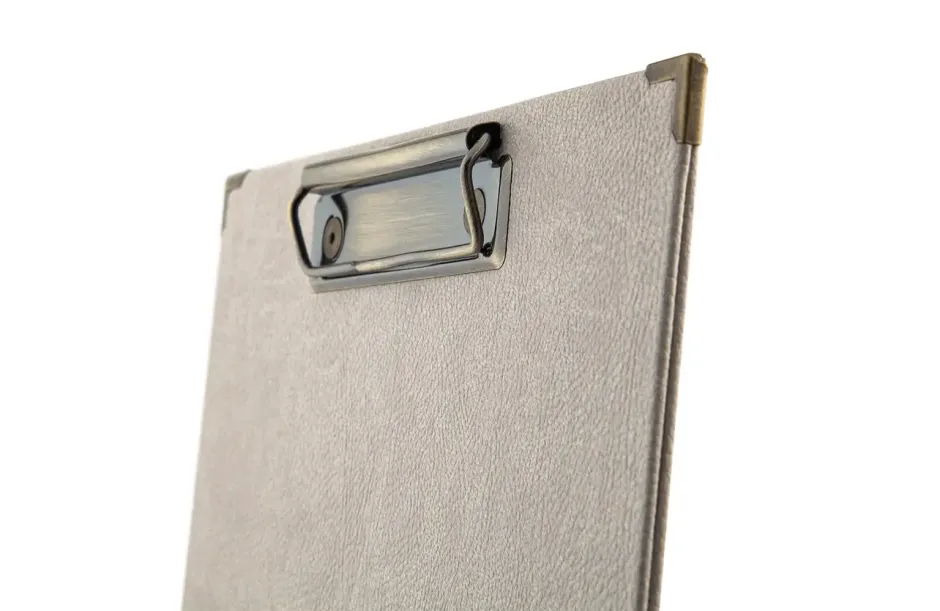 Weichleder-Menuboard in Beige mit Altgold-Klemme