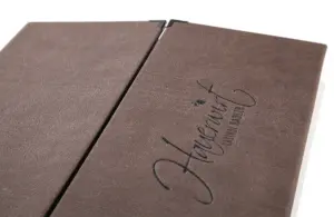 Delicard en cuir souple marron