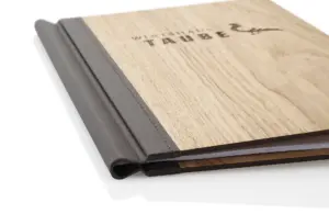 Menu en bois avec dos à pince