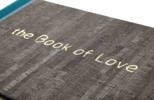 Gold-Metallicprägung auf Weichleder