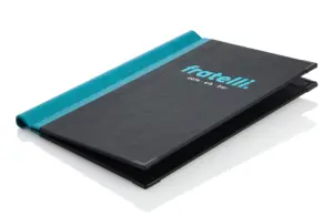 Speisekarte aus Leder in schwarz mit blauer Prägung