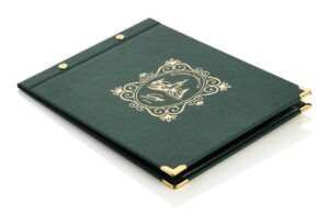 Speisekarte aus Leder in grün im Querformat