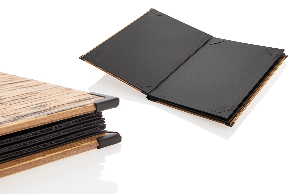 Speisekarte aus Holz, mit Laserbranding