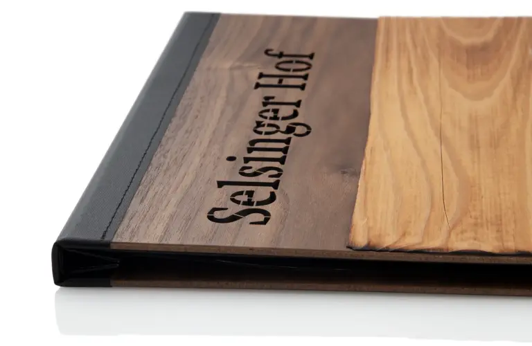 Gastrotopcard_speisekarten_Finesso_schraubleite_woody_mg_4347.webp