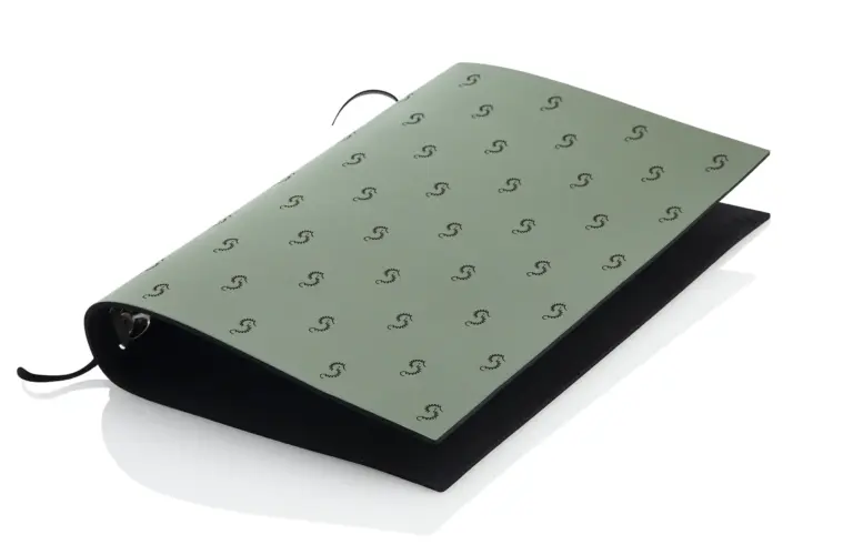Gastrotopcard_speisecarten_Pellino_ringmechanik_echtleder_mg_4419.Webp