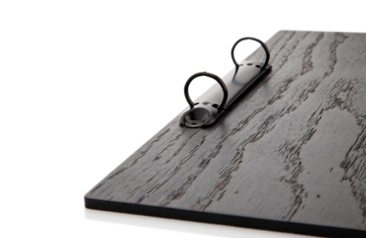 Menuboard-Modell in schwarz mit Ringmechanik