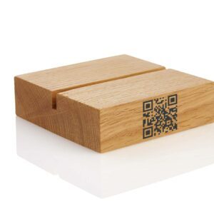 QR-Code auf Holzsockel A Natur